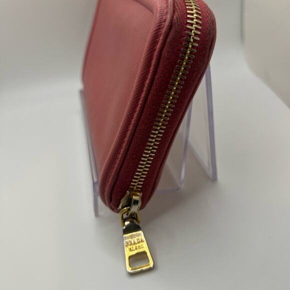 Prada pink Saffiano Leather Zippy Wallet - Picture 4 of 8